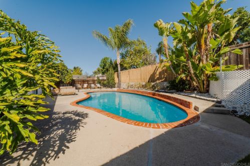 1122 Ivy St, Escondido CA  92026-3031 exterior