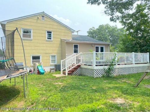 304 Arrowhead Park Dr, Bricktown, NJ 08724-3835