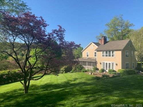32 Leach Hollow Rd, Sherman, CT 06784-2300
