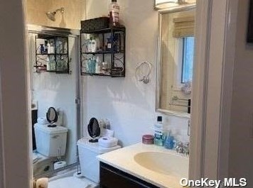 6 Peter Ct, Huntington Station NY  11746-4500 exterior