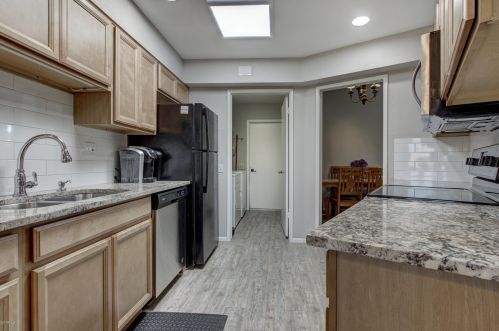 10947 Coggins Dr, Sun City AZ  85351-3346 exterior