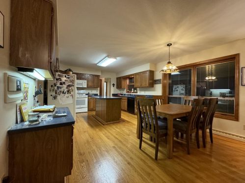 1 Cedar Pt, Newport KY  41076-1743 exterior