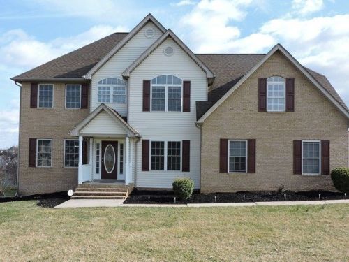 102 Emerald Heights Dr, Fishersville, VA 22939-2015