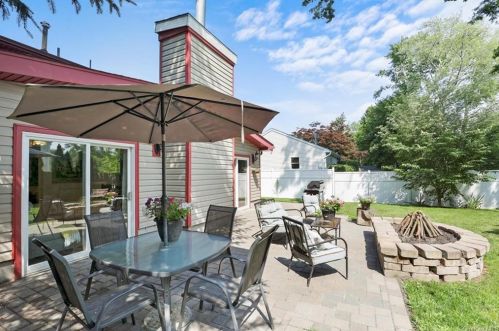 14 Utopian Pl, Airmont NY  10901-7715 exterior