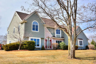 11149 Lincolnshire Dr, Thiensville, WI 53097-3474