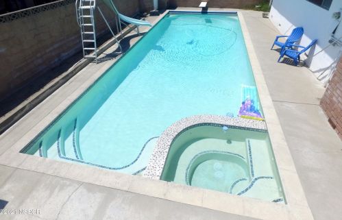 340 Wilshire Ln, Santa Maria CA  93455-2050 exterior