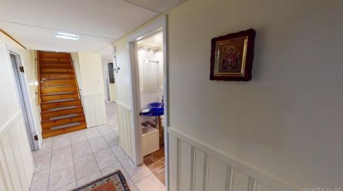 170 Giddings Ave, Windsor CT 06095-3743 exterior