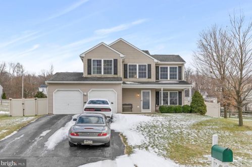 814 8th Ave, Parkesburg, PA 19365-1354