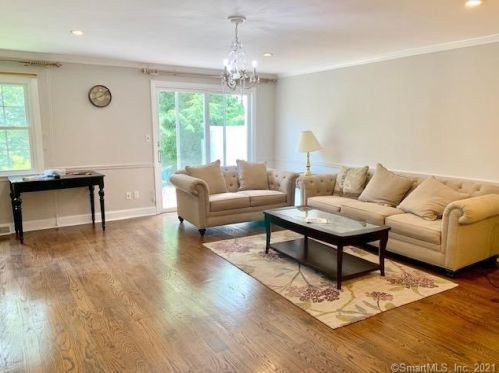 256 Park St, New Canaan, CT 06840-5712