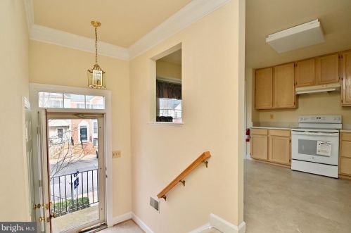 9670 Dutchman Dr, Lorton, VA 22079-2130
