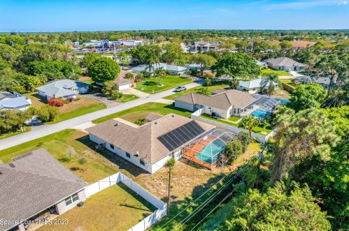 1026 Blossom Dr, Sebastian FL  32958-5110 exterior