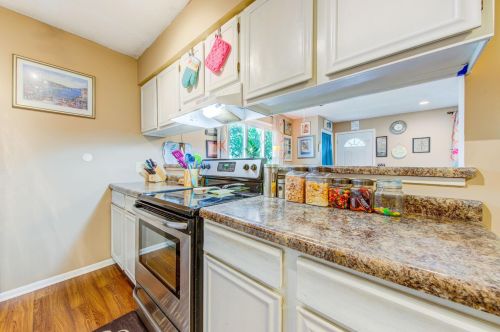 4966 Grenwich Trl, Saint Paul, MN 55128-2027