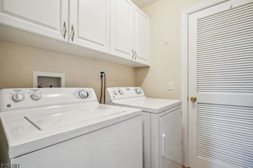 8 Dylan Dr, Sparta NJ  07871-2875 exterior