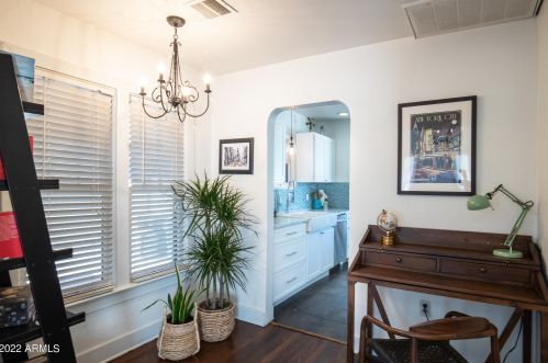 2506 10 St, Phoenix AZ 85024-4130 exterior