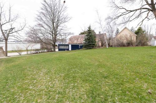 527 Elizabeth St, Mishicot WI  54228-6008 exterior