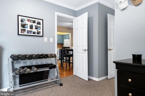 20 Gena Ct, Trenton NJ 08690-3630 exterior