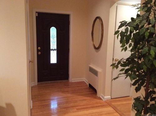 20 Lincoln Pl, White Plains NY  10603-2152 exterior