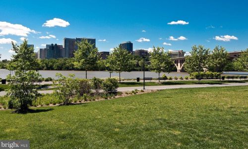 1211 28 St, Washington DC 20007-3355 exterior