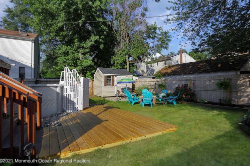 458 Center Ave, Middletown NJ  07748-5369 exterior