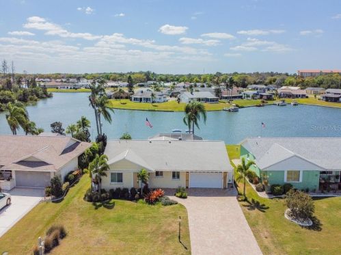 1804 Bunker Hill Dr, Ruskin, FL 33573-5008
