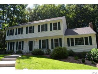 16 Colonial Ridge Dr, Gaylordsville, CT 06755-1003