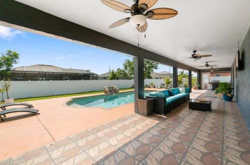 2505 20th Ave, Cape Coral FL  33904-3226 exterior