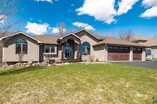 4823 Oak Ridge Dr, Duluth, MN 55811-1737