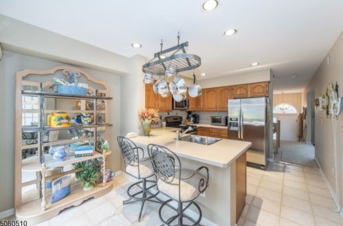 7 Christopher Ct, Lincoln Park NJ  07035-2104 exterior