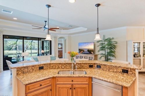 3022 Aviamar Cir, Naples FL  34114-9566 exterior