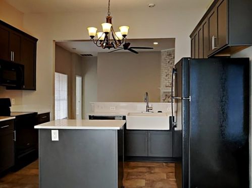 225 Sandlewood Ln, Cedar Hill TX  75104-2933 exterior