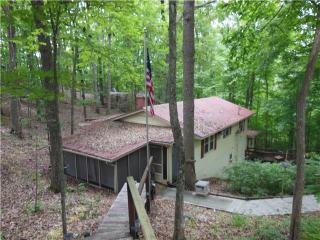 325 Lakeside Dr, Smithville, TN 37166-7495