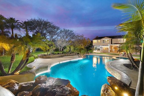 7947 Sitio Solana, Carlsbad CA  92009-9526 exterior