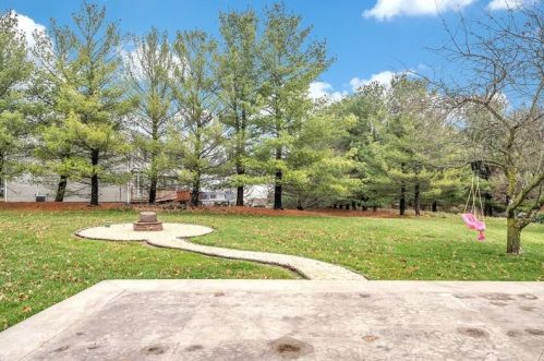 1061 Meadowbrook Dr, Canonsburg, PA 15317-5030