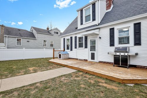 2121 9th St, Manitowoc WI  54220-6655 exterior