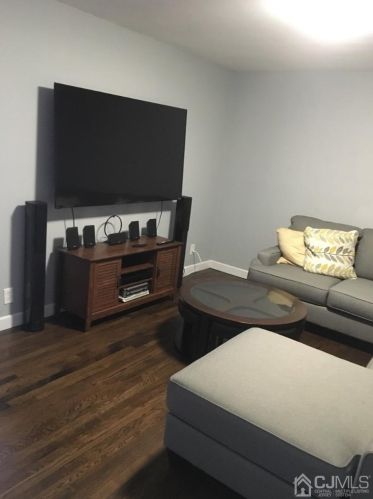 26 Channing Rd, East Brunswick, NJ 08816-2945