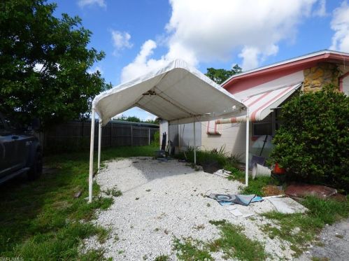 13 Apache St, Lehigh Acres, FL 33936-6821