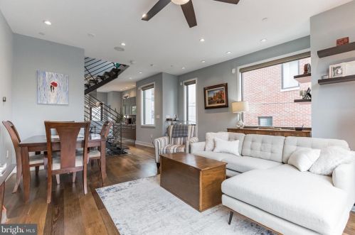310 Fairmount Ave, Philadelphia PA  19123-2931 exterior