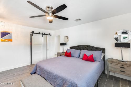 1801 Campbell Ave, Phoenix AZ  85015-3824 exterior