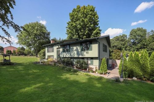 7 White Oak Dr, Southington CT  06489-3835 exterior