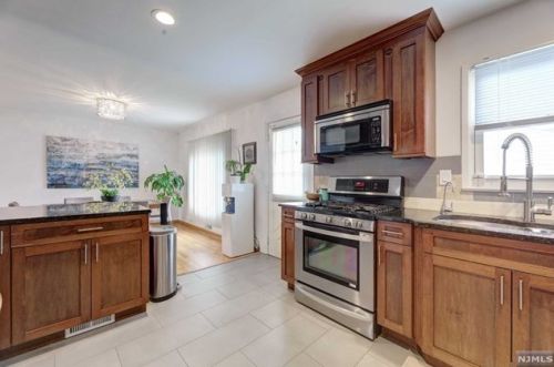 3 Grover Ter, Ridgewood NJ  07452-3516 exterior