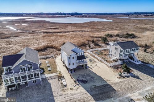106 Isaacs Shore Dr, Slaughter Beach, DE 19963-4932