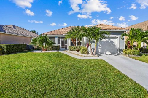 899 Sarria Ct, Fort Pierce FL  34986-1700 exterior