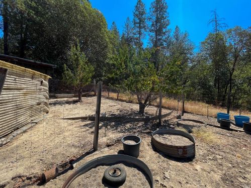 22619 Eastside Rd, Willits CA  95490-9780 exterior