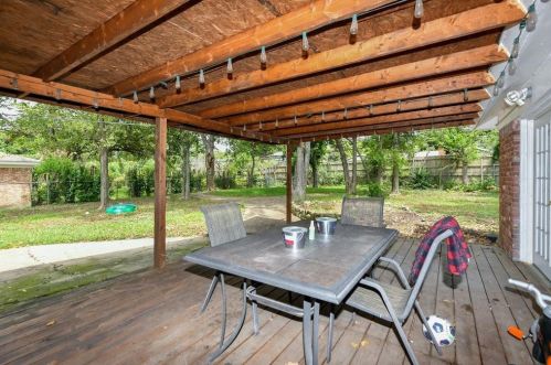 5617 Wedgmont Cir, Fort Worth TX  76133-2801 exterior