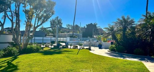 112 Yorktown, Newport Beach CA  92660-6144 exterior