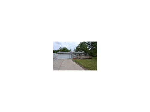 1732 10th St, Nevada, IA 50201-1221