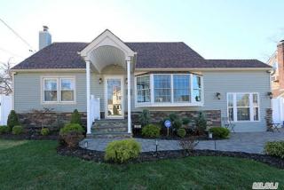 252 Albany Ave, East Massapequa, NY 11758-2112