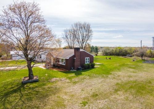 309 Sunrise Rd, Tigerton, WI 54486-9587