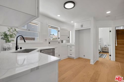 307 Fernando St, Newport Beach CA  92661-1236 exterior