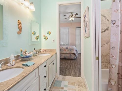 270 Logan Blvd, Naples FL 34116-3909 exterior